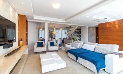 Casa em condomínio fechado com 3 quartos à venda na Rua Doutor Barbosa Gonçalves, 46, Chácara das Pedras, Porto Alegre por R$ 2.300.000