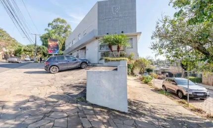 Prédio à venda na rua carlos huber, 590, três figueiras, porto alegre por r$ 4.600.000