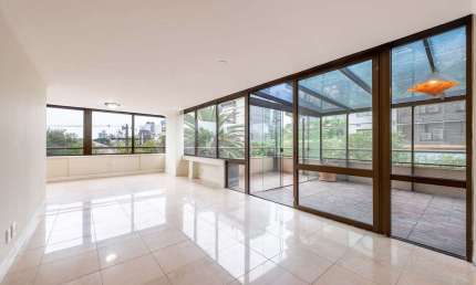 Apartamento com 3 quartos à venda na Rua Tito Lívio Zambecari, 1011, Bela Vista, Porto Alegre por R$ 1.895.000