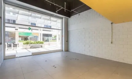 Ponto comercial para alugar na Avenida Ipiranga, 50, Praia de Belas, Porto Alegre por R$ 5.000