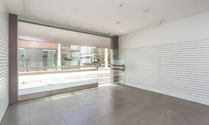 Ponto comercial para alugar na Avenida Ipiranga, 50, Praia de Belas, Porto Alegre por R$ 4.800