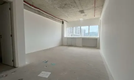 Sala comercial para alugar na Avenida Ipiranga, 7464, Jardim Botânico, Porto Alegre por R$ 3.600