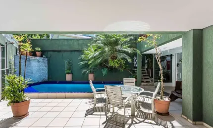 Casa em condomínio fechado com 3 quartos à venda na Rua Pascoal Vita, 48, Vila Madalena, São Paulo por R$ 3.500.000
