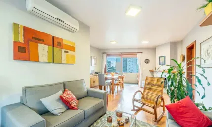 Apartamento com 3 quartos à venda na Rua Pedro Weingartner, 29, Rio Branco, Porto Alegre por R$ 1.190.000
