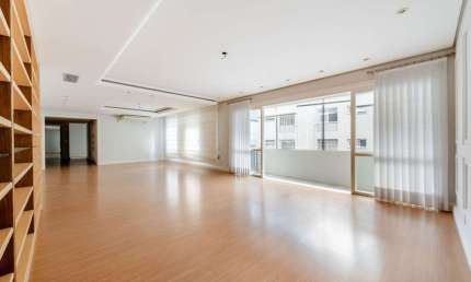 Apartamento com 4 quartos à venda na Rua Doutor Vale, 523, Moinhos de Vento, Porto Alegre por R$ 1.920.000