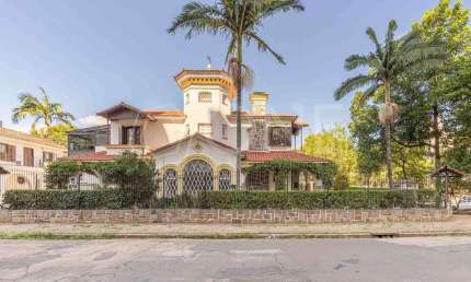 Casa em condomínio fechado com 3 quartos para alugar na Rua Eça de Queiroz, 530, Petrópolis, Porto Alegre por R$ 18.000