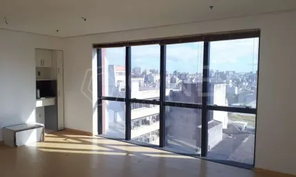 Sala comercial para alugar na Avenida Augusto Meyer, 163, Auxiliadora, Porto Alegre por R$ 1.500