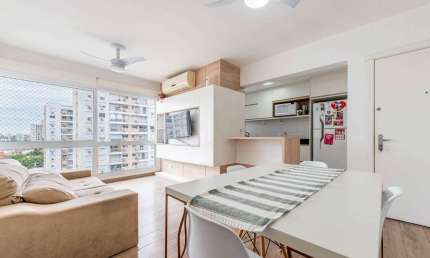 Apartamento com 3 quartos à venda na Rua Bezerra de Menezes, 623, Passo da Areia, Porto Alegre por R$ 710.000