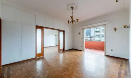 Apartamento com 3 quartos à venda na Avenida Cristóvão Colombo, 1846, Floresta, Porto Alegre por R$ 640.000