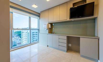 Sala comercial para alugar na Rua Vinte e Quatro de Outubro, 1440, Auxiliadora, Porto Alegre por R$ 4.400