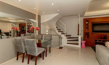 Casa em condomínio fechado com 3 quartos para alugar na Avenida Coronel Lucas de Oliveira, 1548, Bela Vista, Porto Alegre por R$ 6.900