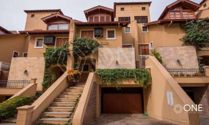 Casa em condomínio fechado com 3 quartos à venda na Rua Ana Maltz Knijnik, 100, Três Figueiras, Porto Alegre por R$ 3.500.000