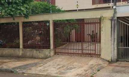 Sobrado a Venda  ,Terreno de 300 M²  , 180 M² de Construção Jd. Acapulco