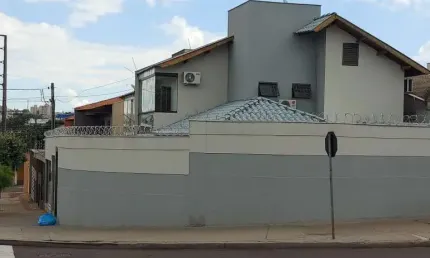 Sobrado a Venda   240 M²  de Construção ,Terreno de 207 M²  JD.dos Alpes
