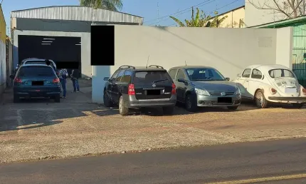 Barracão a Venda na Av Comercial   Terreno 528 M²  , Construção   220 M² .