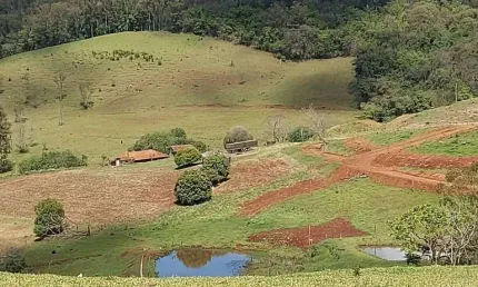 Chácara a venda com área total de 26.000 ² , riacho , energia elétrica