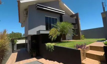 Sobrado à venda, 3 quartos, 1 suíte, 4 vagas, Vila Industrial - Toledo/PR