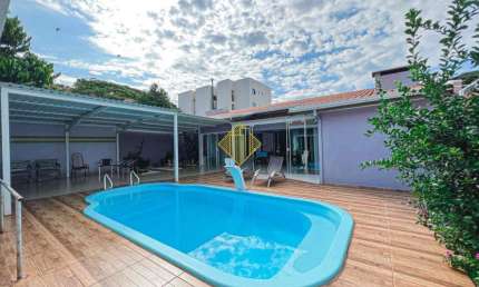 CASA COM PISCINA NO JARDIM SANTA MARIA, 3 SUÍTES + 1 QUARTO TOLEDO-PARANÁ
