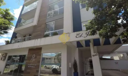 Apartamento próx. a mercado / restaurante e lago municipal.