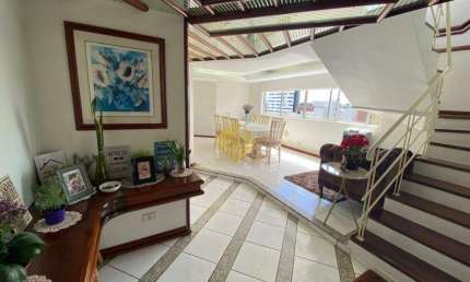 APARTAMENTO TRIPLEX COM 03 SUITES E 01 QUARTO NO CENTRO DE CASCAVEL-PR