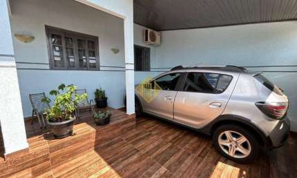 Casa com 3 quartos cozinha planejada e duas vagas de garagem Esmeralda Cascavel Pr