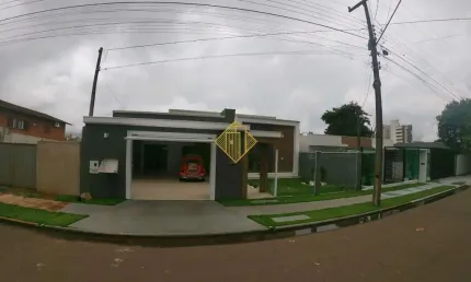 EXCELENTE CASA NO JARDIM LA SALLE COM PISCINA / EDÍCULA COMPLETA