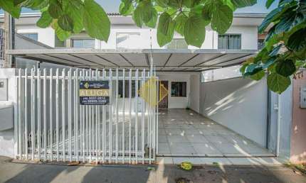 Sobrado à venda, 2 quartos, 1 suíte, 2 vagas, Universitário - Cascavel/PR