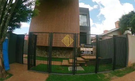 Sobrado à venda, 3 quartos, 3 suítes, 7 vagas, Jardim La Salle - Toledo/PR