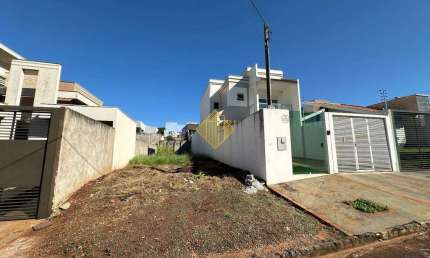 Sobrado à venda, 3 quartos, 1 suíte, 2 vagas, Jardim Concórdia - Toledo/PR
