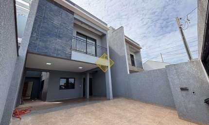 Sobrado à venda, 1 suíte e 2 quartos, 2 vagas, Vila Becker - Toledo/PR