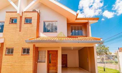 Sobrado à venda, 3 quartos, 1 suíte, 2 vagas, Jardim Gisela - Toledo/PR