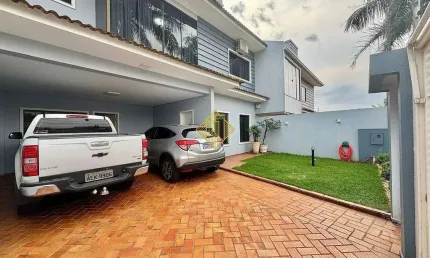 Sobrado à venda, 3 quartos, 1 suíte, 4 vagas, Região do Lago - Cascavel/PR