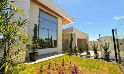 Casa à venda, 1 suíte e 2 demi-suítes, com piscina, Tocantins - Toledo/PR