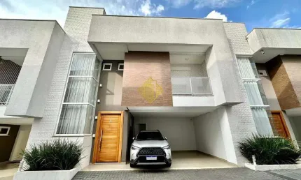 Sobrado semi mobiliado com área de gourmet e sobra de terreno