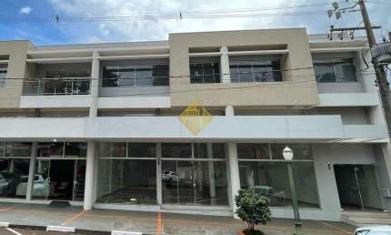 SALA COMERCIAL NO 2° PISO COM 560m² NO CENTRO DE TOLEDO - PARANÁ