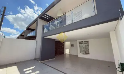 Sobrado à venda, 1 suíte e 2 Quartos, 2 vagas, bairro Tocantins - Toledo/PR