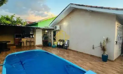 Casa com 3 quartos, 2 vagas, Jardim Coopagro - Toledo/Paraná com piscina