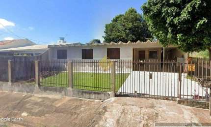 Terreno de Esquina com Duas Casas a 1 Quadra da PRC-467 – Ideal para Investidores!