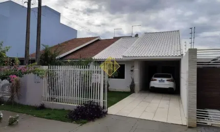Casa semi mobiliada, com 03 quartos, edícula anexo com churrasqueira e area de fesas no Jd. Gisela.