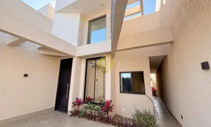 ** CASA COM EDÍCULA E PISCINA A VENDA NO JARDIM GISELA - TOLEDO/PR **