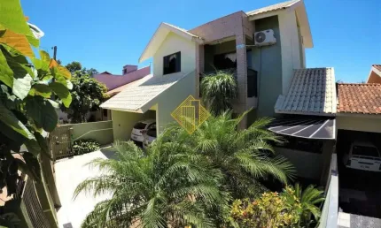 Sobrado à venda, 2 quartos, 2 suítes, 4 vagas, Jardim Pancera - Toledo/PR