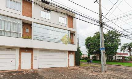 Sobrado para venda no bairro Country em Cascavel-PR.