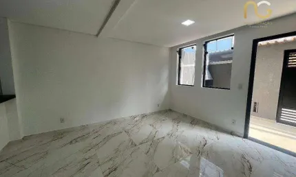 Sobrado com 3 dormitórios à venda por R$ 790.000,00 - Tupi - Praia Grande/SP