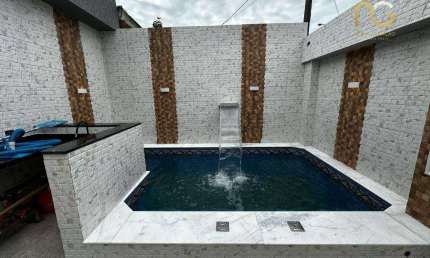 Casa Nova toda reformada - 03 dormitorios 02 suites - Piscina - Vila Tupi/Praia Grande-SP