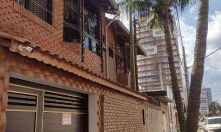 Casa com 3 dormitórios à venda por R$ 730.000,00 - Vila Guilhermina - Praia Grande/SP