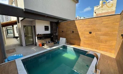 SOBRADO COM PISCINA , MARACANÃ   150 METROS DA PRAIA