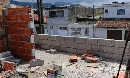 Casa de condomínio à venda -maracanã- praia grande.