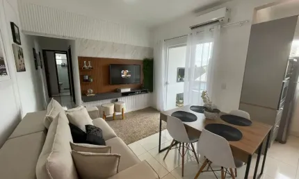 Apartamento mobiliado, pronto para investir e morar na Praia Dos Ingleses.