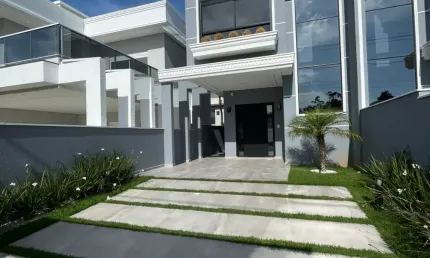 Sobrado à venda com 3 dormitórios na Praia Dos Ingleses, com escritura pública!