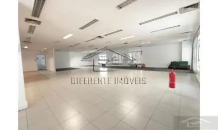 Prédio para alugar na Rua Victório Santim, 95, Itaquera, São Paulo